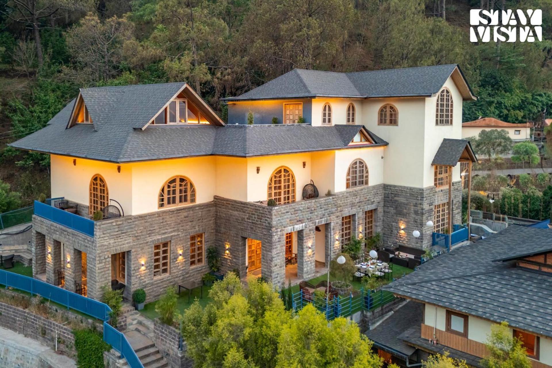 Stayvista At Sylvana Villas With Lawn, Bbq And Jacuzzi Kasauli Exterior photo