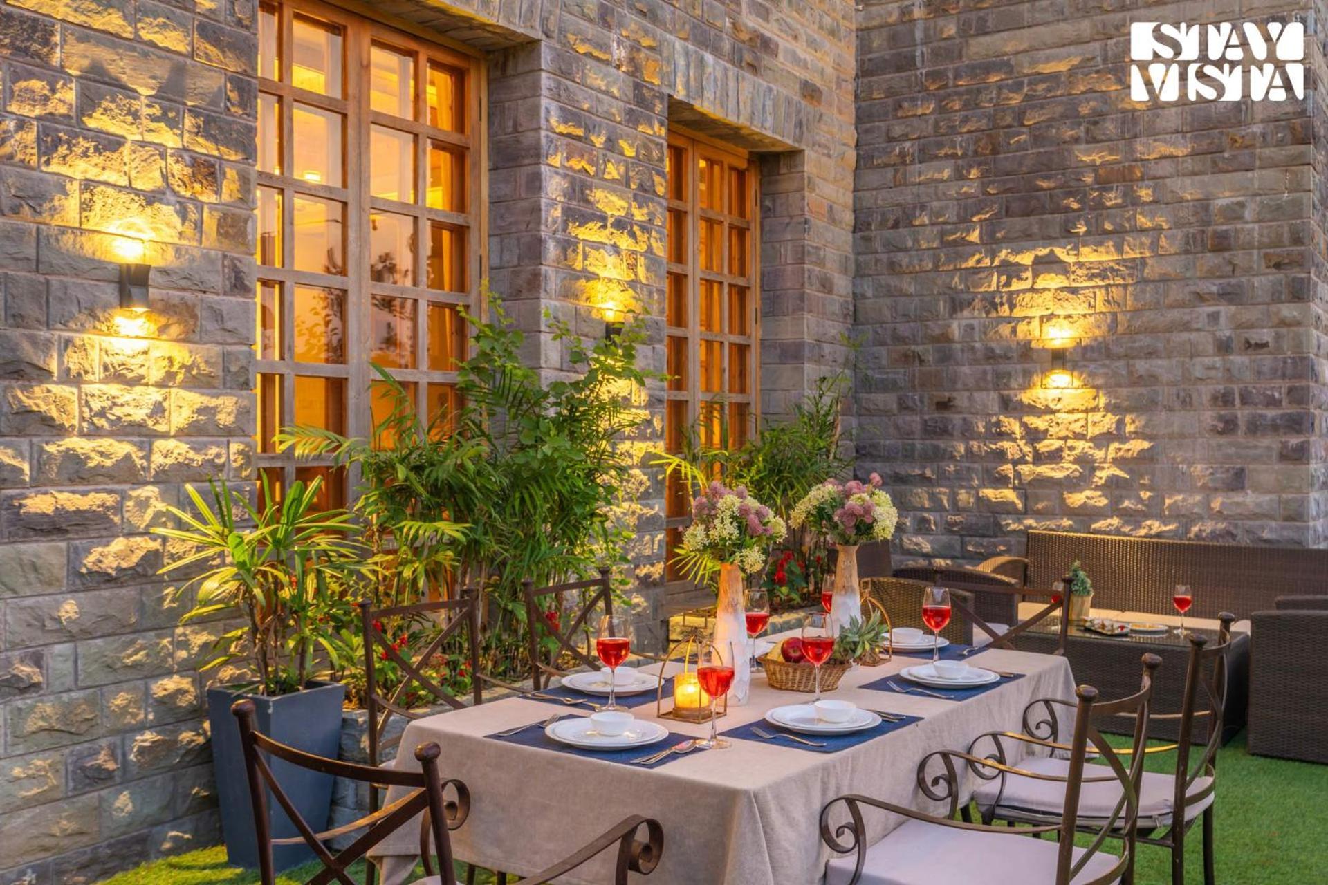 Stayvista At Sylvana Villas With Lawn, Bbq And Jacuzzi Kasauli Exterior photo