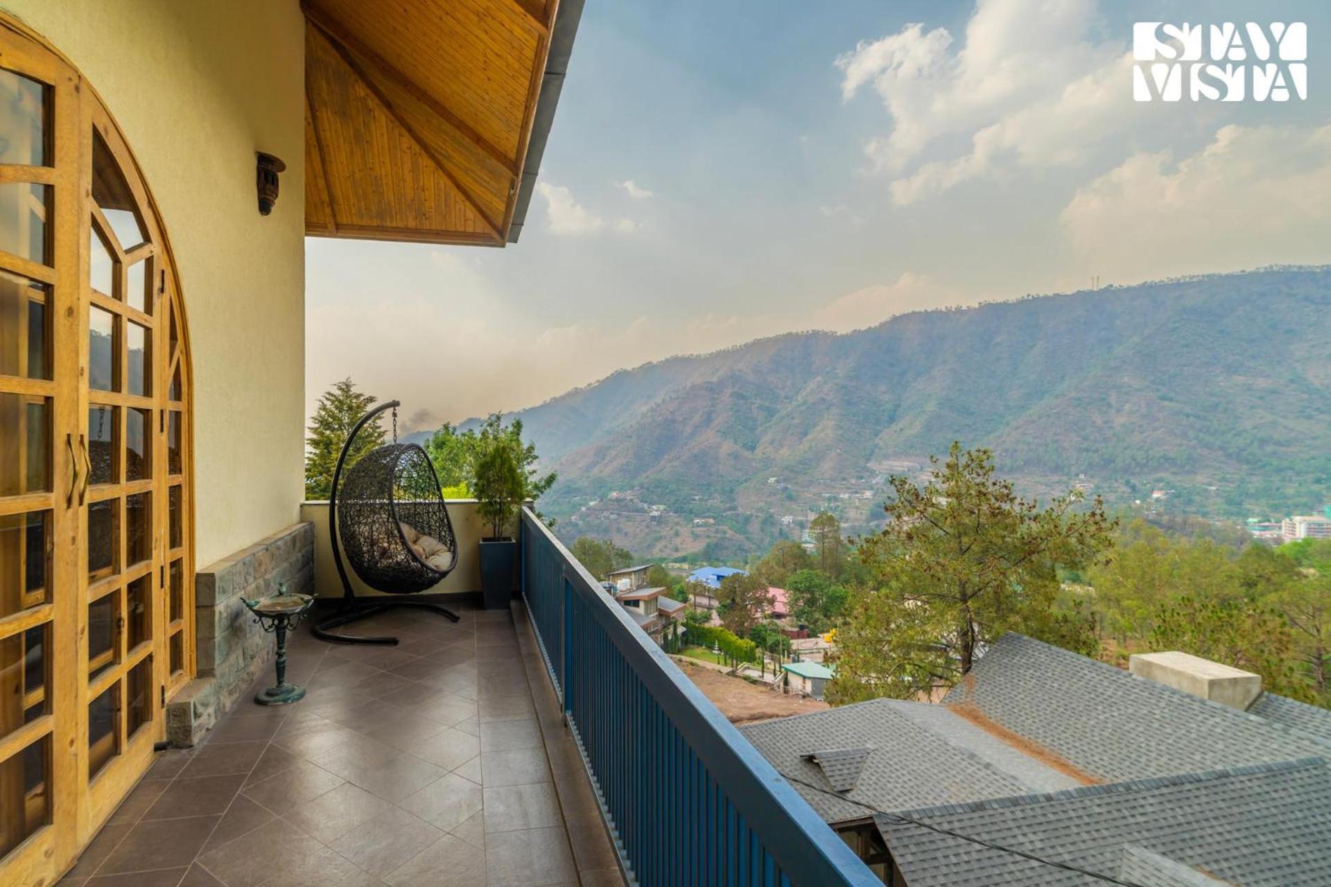 Stayvista At Sylvana Villas With Lawn, Bbq And Jacuzzi Kasauli Exterior photo