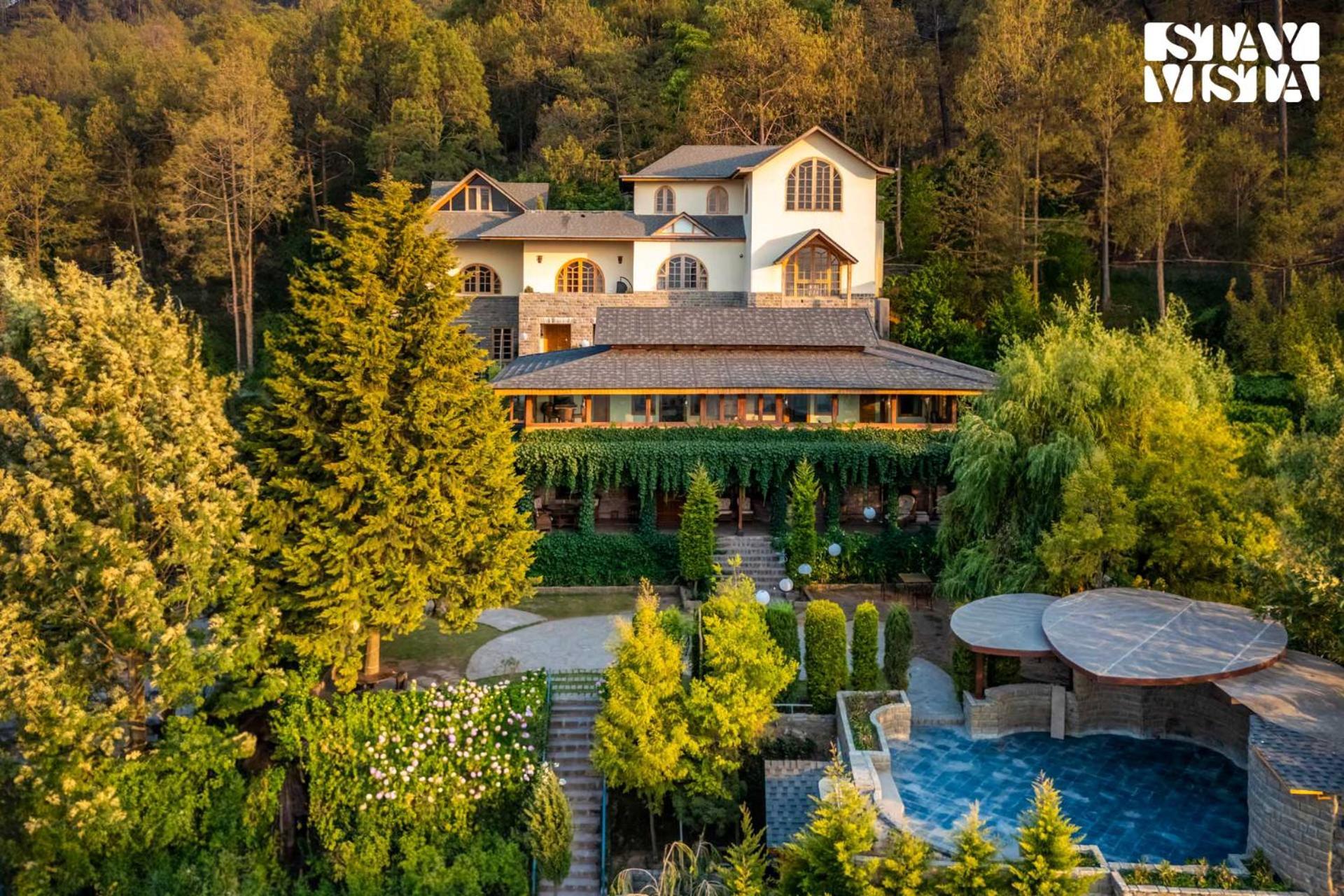 Stayvista At Sylvana Villas With Lawn, Bbq And Jacuzzi Kasauli Exterior photo