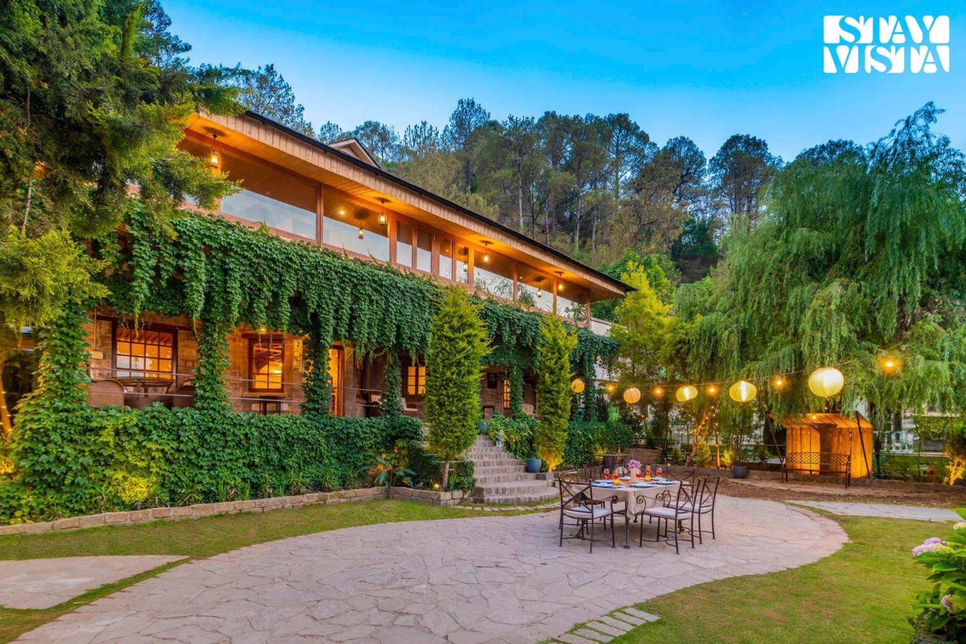 Stayvista At Sylvana Villas With Lawn, Bbq And Jacuzzi Kasauli Exterior photo