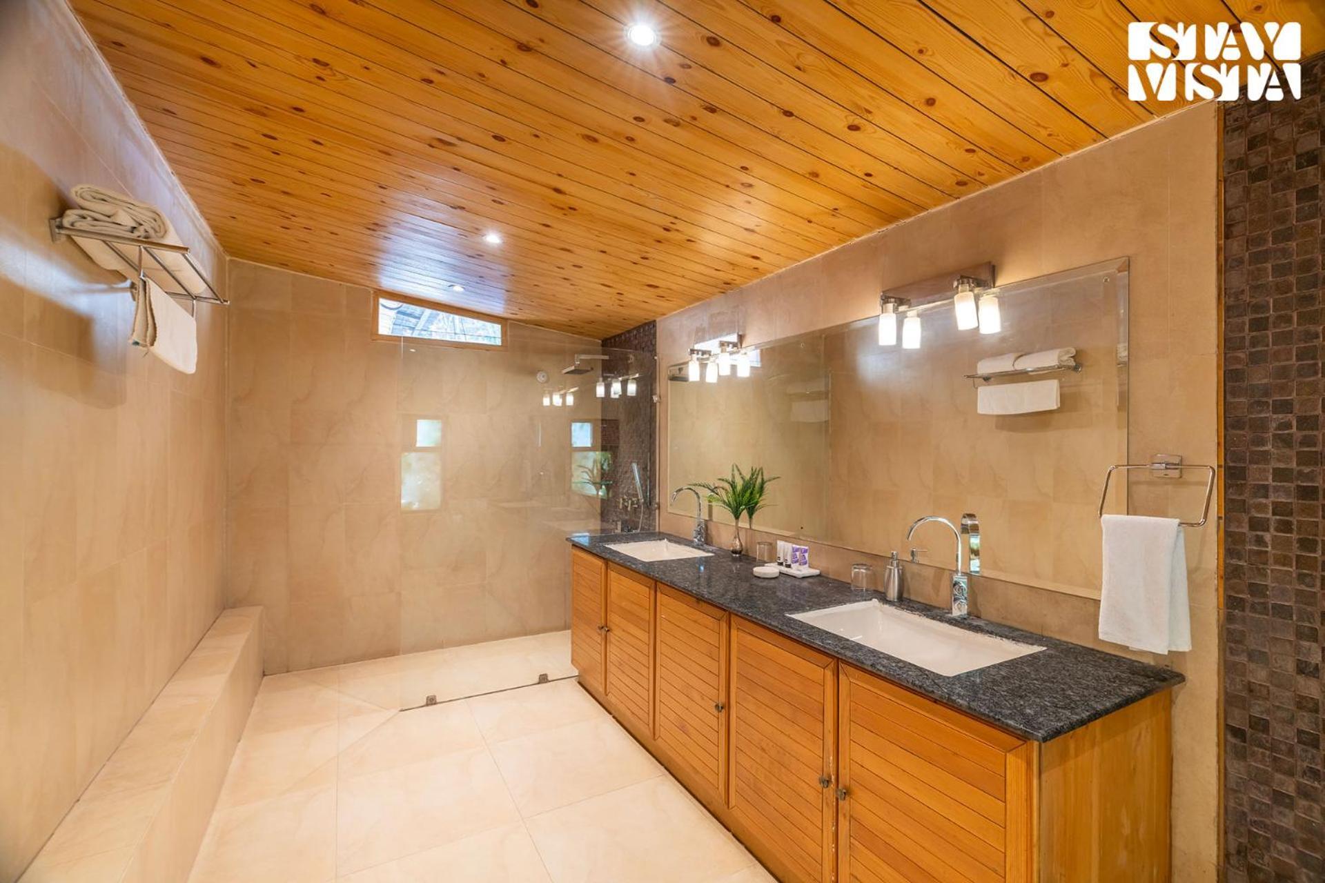 Stayvista At Sylvana Villas With Lawn, Bbq And Jacuzzi Kasauli Exterior photo